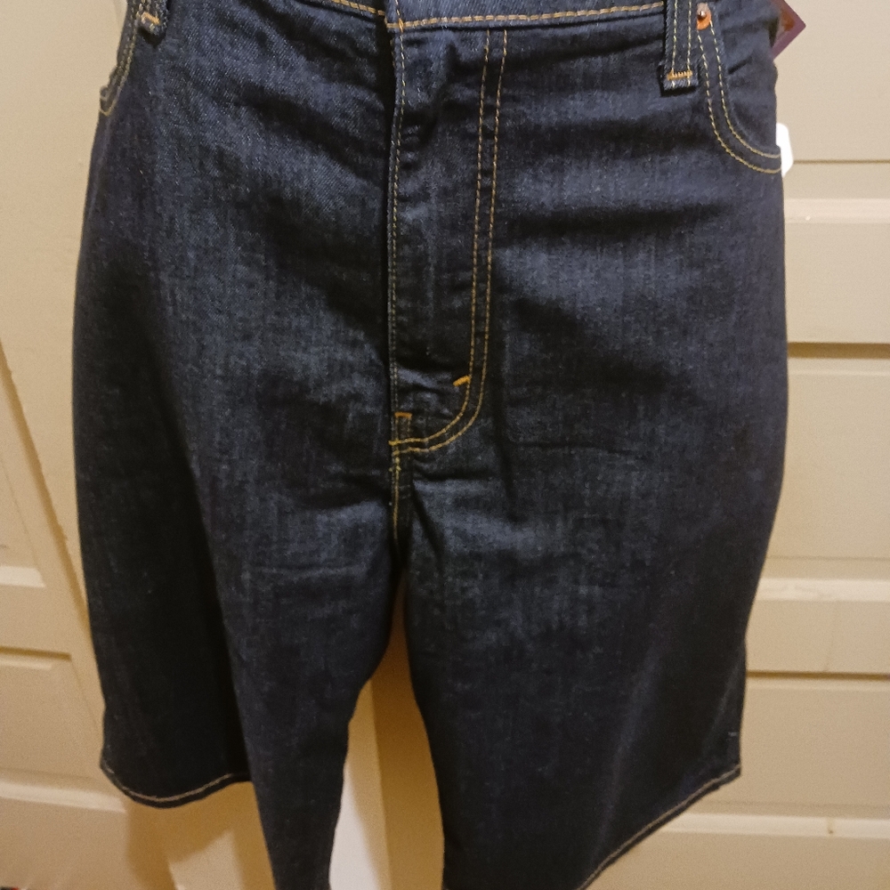 Men's Levis Denim shorts - Picture 2 of 6